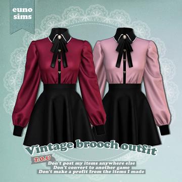 Vintage brooch outfit